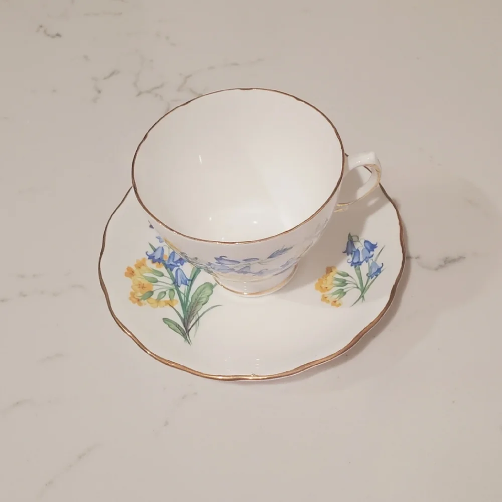 Royal Vale Bone China Tea Cup and Saucer Bluebell Yellow Primrose Gold Trim - Picture 5 of 7